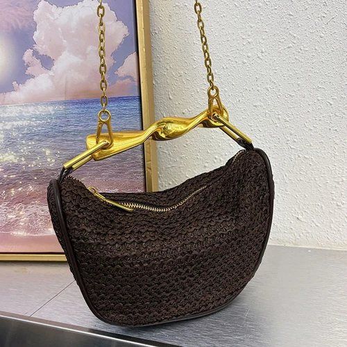 Imagen 2 del producto Bolsos de paja con mango de Metal para mujer, bolso de hombro con cadena tejida de ratán de media luna, bolso de playa de viaje bohemio, bolso cruzado de diseñador