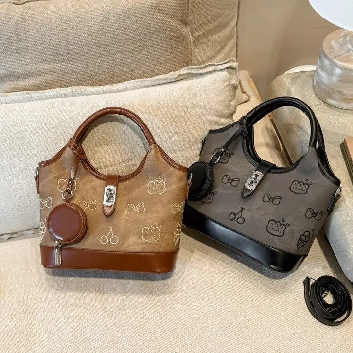 

2026 New Korean Retro High-end Crossbody Bag, Fashion Versatile Portable Women's Commuter Shoulder Bag