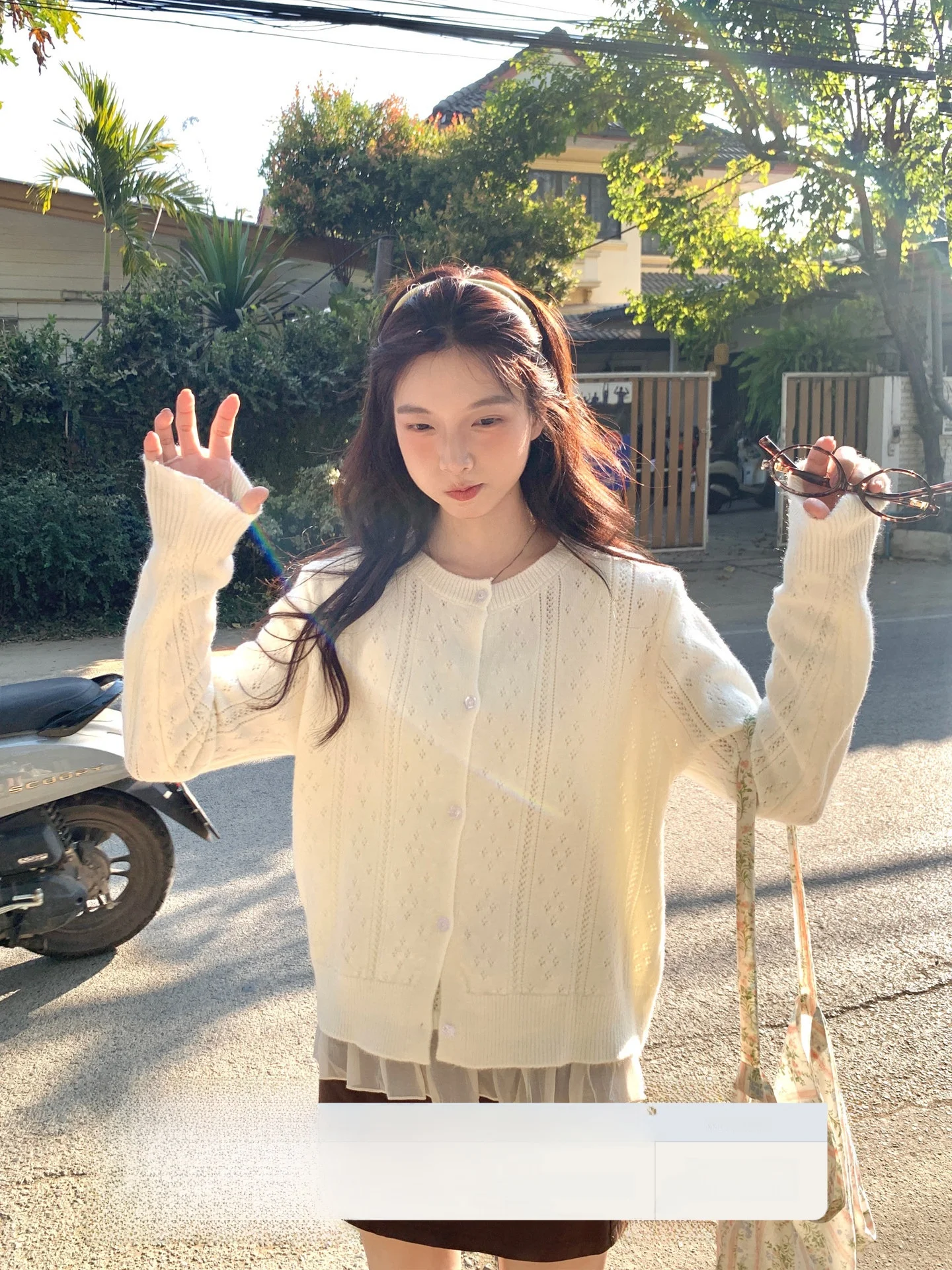 

Вязаный свитер-пальто женский, ранняя весна 2026, новинка, с кружевными вставками, круглый вырез, комплект из двух предметов: топ и жилет, корейский стиль, свободный крой