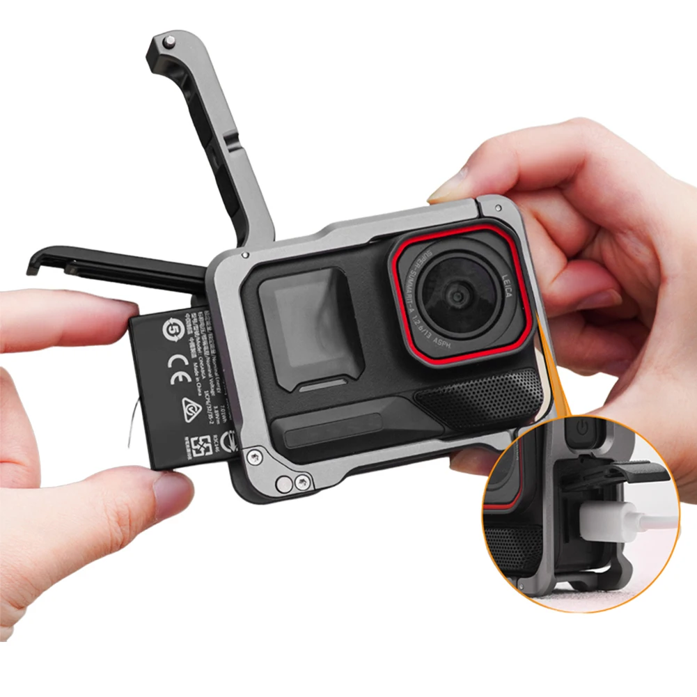 

Metal Cage with Cold Shoe Mount Camera Protective Frame Housing Sleeve for Insta360 Ace Pro 2 Camera