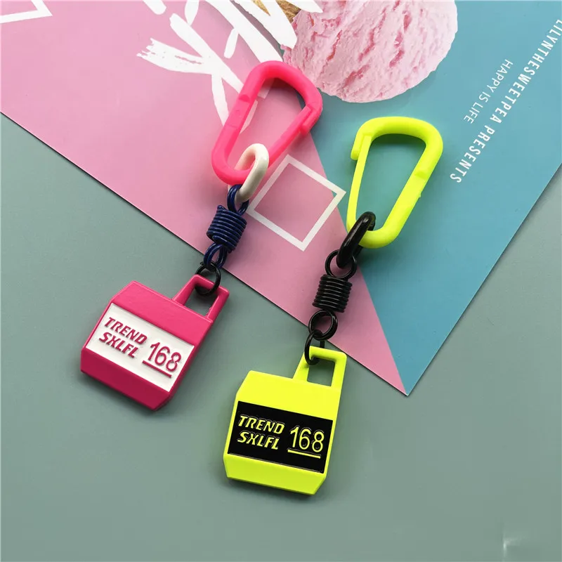 Keychain Candy Colors Key Chain Metal Bag Charms Fashion Boyfriends Couples Gifts Small Fresh Keychain for Bags Premium Key Tags