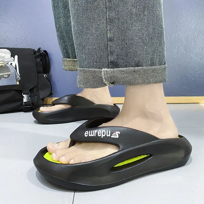 Anti-slip Flip-flops Men\'s Trend 2024, Summer New Thick-soled Wear-resistant Fashionable Outing Flip-flops Beach Casual Slippers