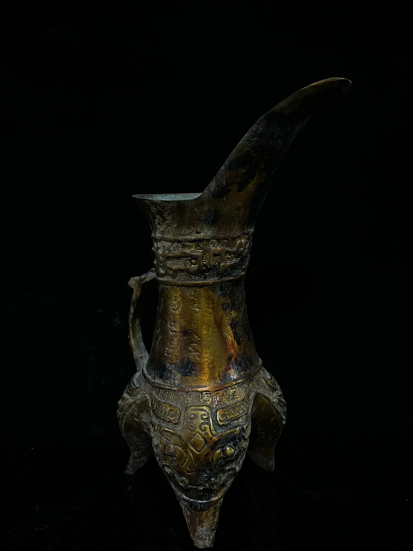 

Copper Gilding Copper Statue Bronze Wine Cup Decorated with Antique Tripod Cup Metal Crafts