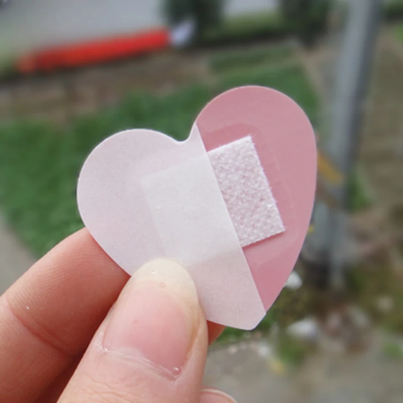 20Pcs Cute Red Heart Shape Band Aid Outdoor Household Small Wound Breathable Hemostatic Bandage Girls Stickers Dressing Patch