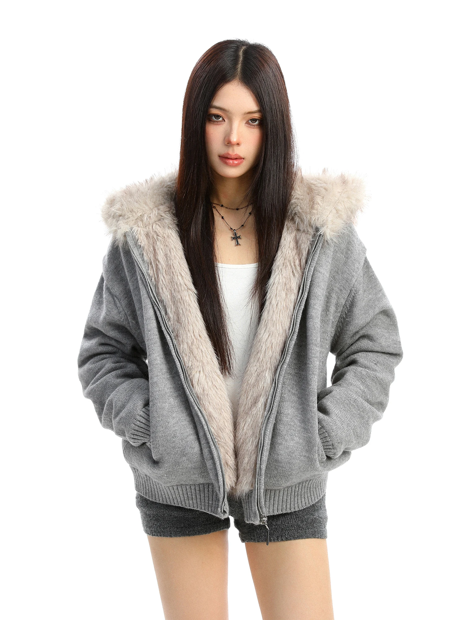 

Утепленная вязаная хлопковая куртка женская зимняя с меховым воротником, капюшоном, свободного кроя, с длинными рукавами, на молнии