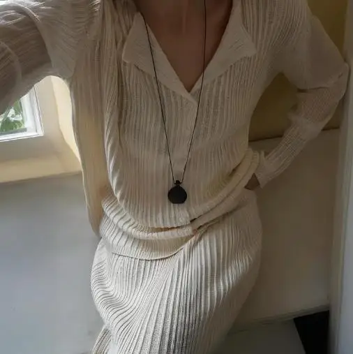 Ensemble haut à manches longues et jupe longue pour femmes, couleur unie, moulant les hanches, tenue élégante et décontractée, automne 2025