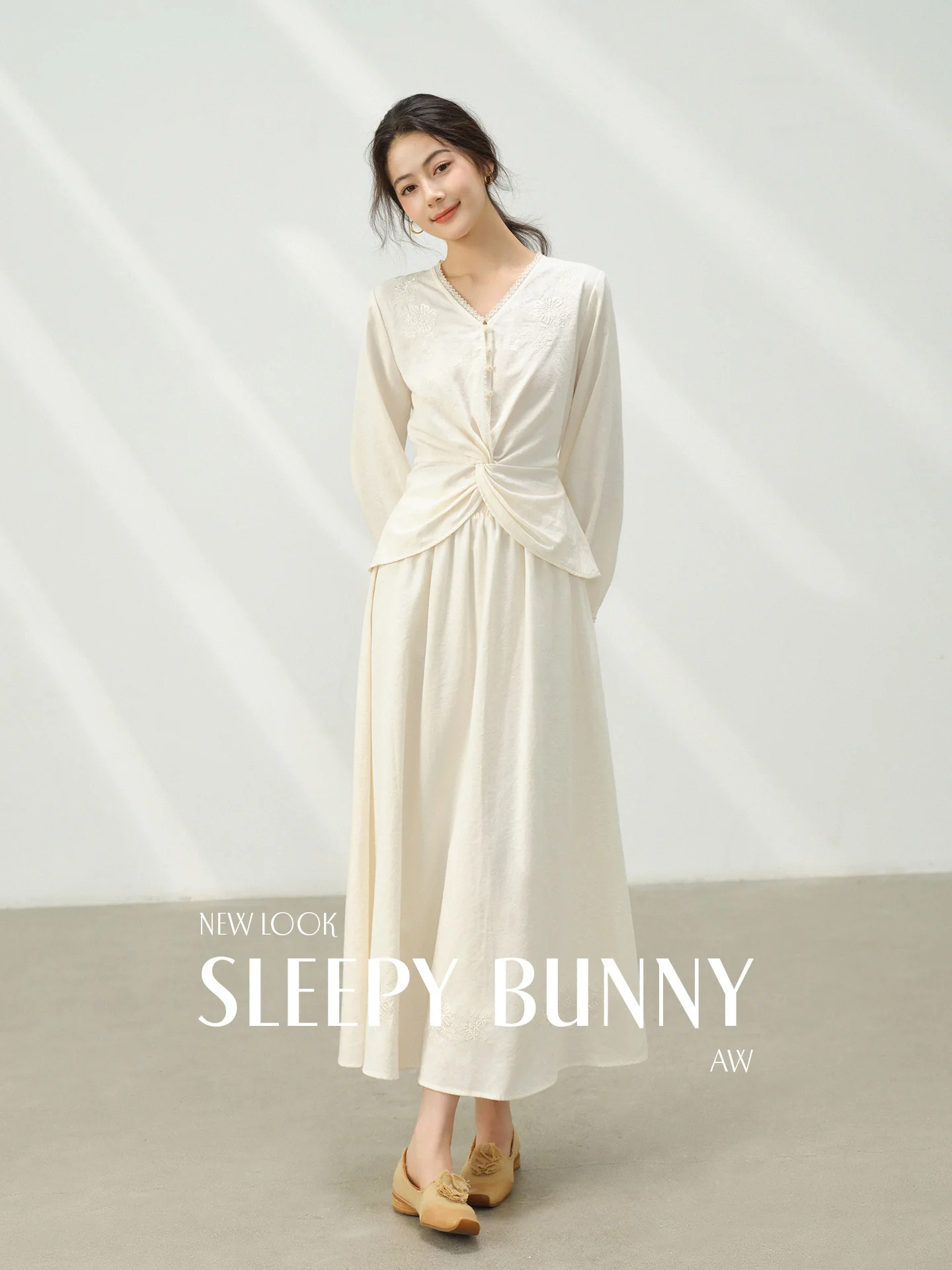 Elegant Floral Embroidered V-Neck Twist Blouse Long Sleeve Slim Top Women Autumn Fashion Sweet Chic Design Waist Knot Detailing