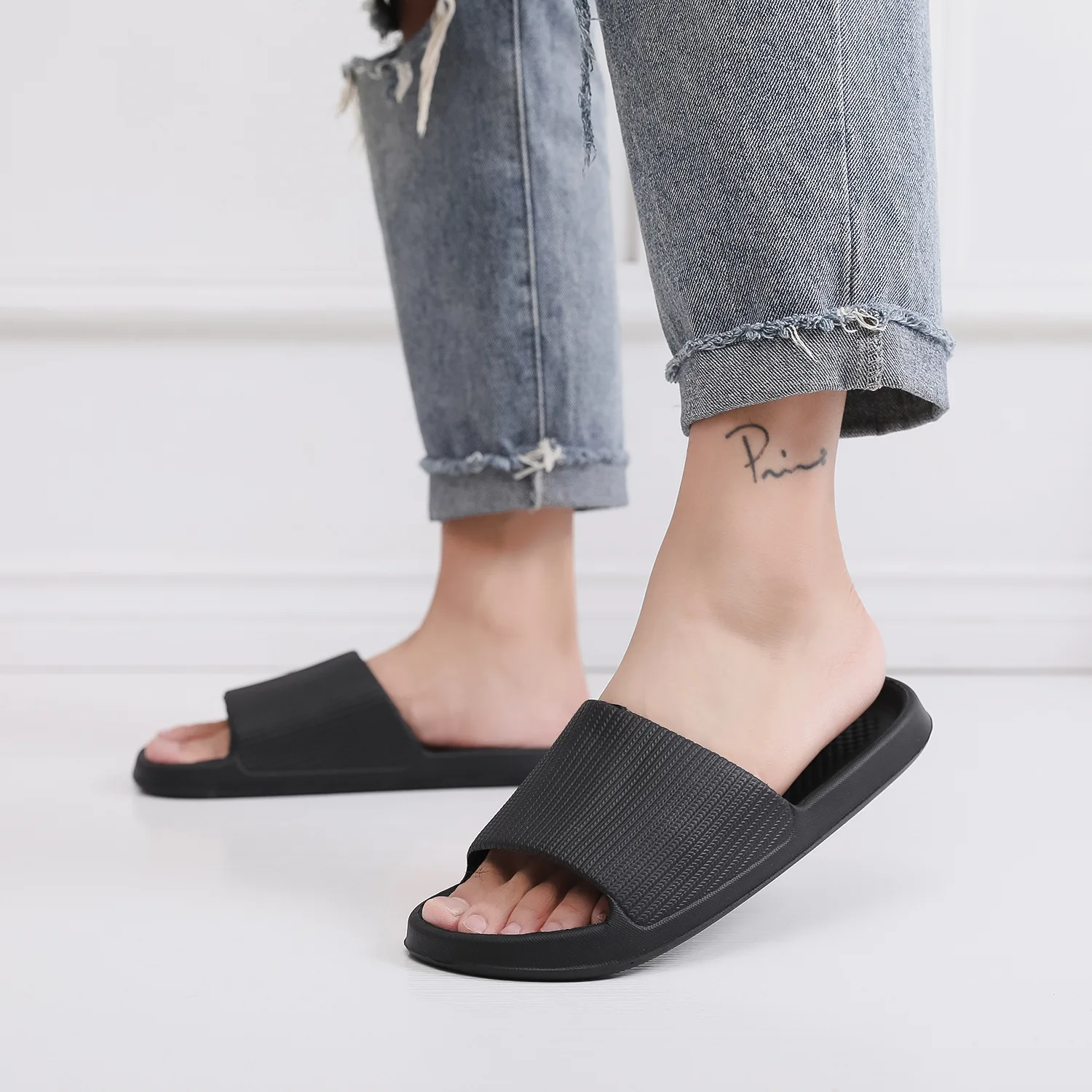 Soft Home Slippers Men Summer Indoor Skid Proof Bathroom Slippers Sandals Hotel Solid Color Men Flip Flops Flat Shoes Slides image 3