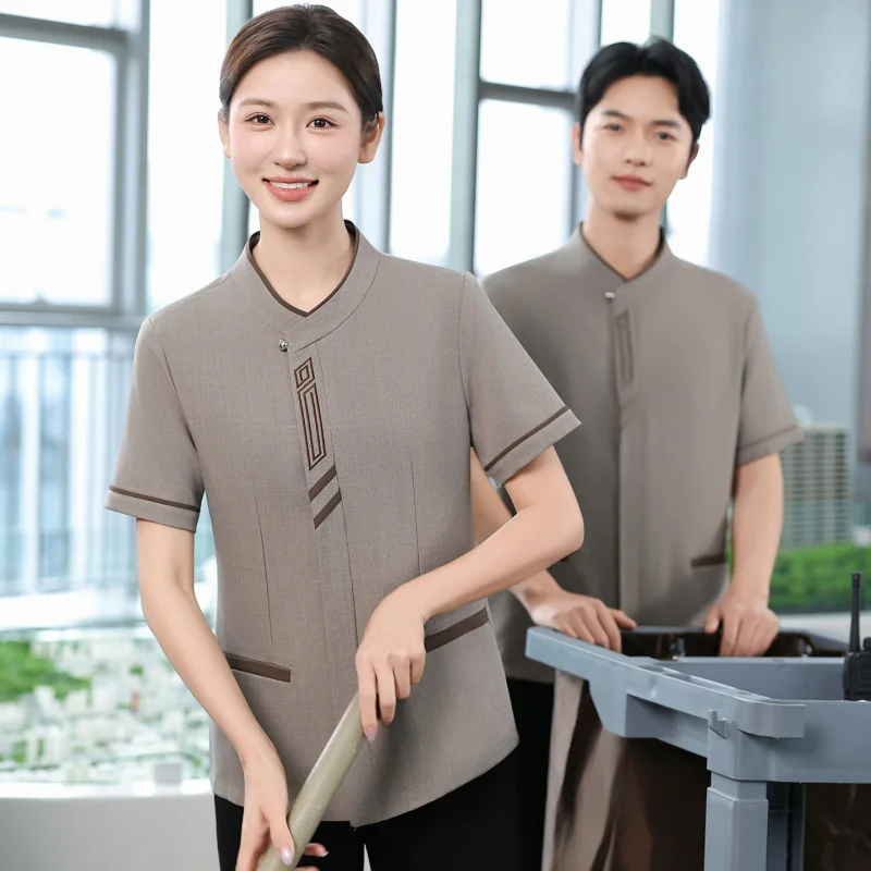 

Форменная одежда для уборщиков с двойным полосатым дизайном для отелей, больниц, торговых центров, униформа для горничных с коротким рукавом для летнего сезона.