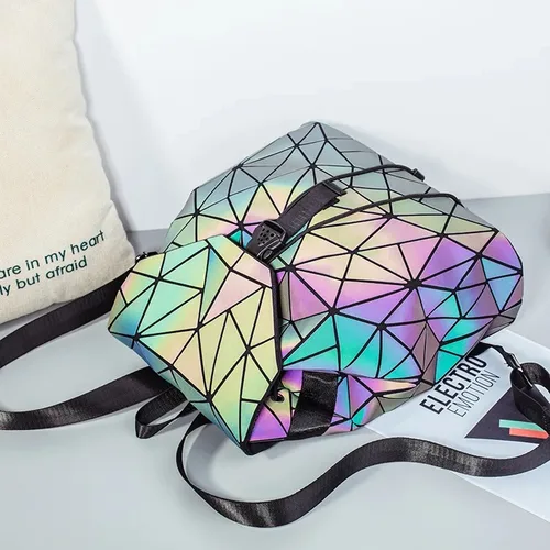 Imagen 2 del producto Mochila luminosa a la moda para mujer, mochila plegable con cordón, mochila triangular con lentejuelas para tira reflectante, bolso de estudiante para mujer