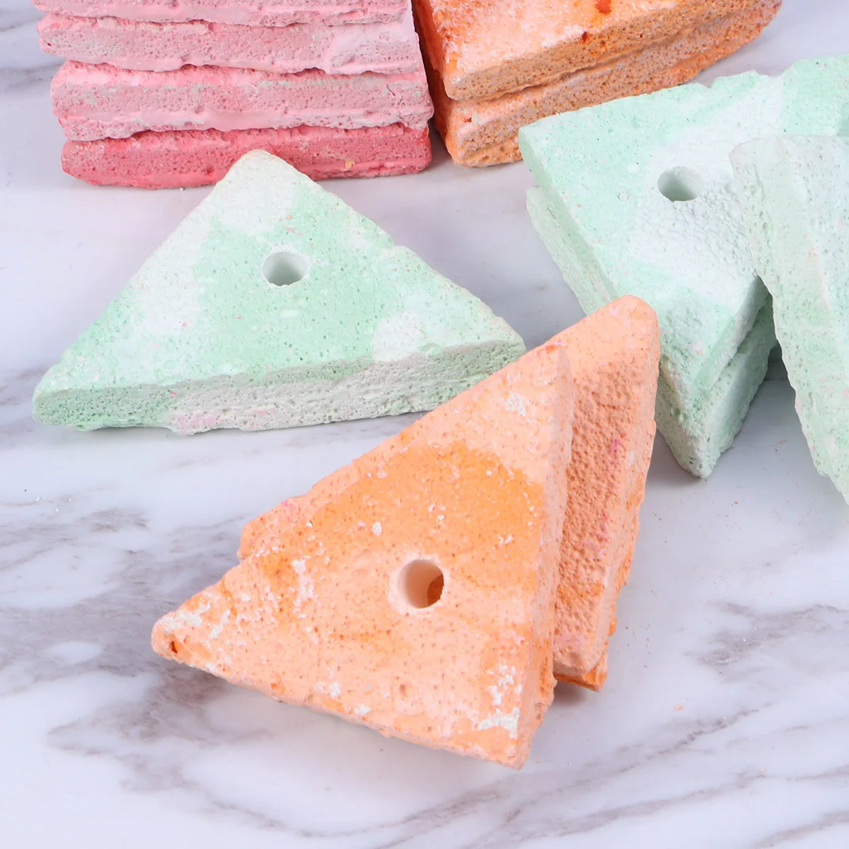 

12Pcs Triangle Grinding Stone for Small Chew Treats for Hamster Chinchilla Degus Guinea Pig Rat Mice Teeth Health