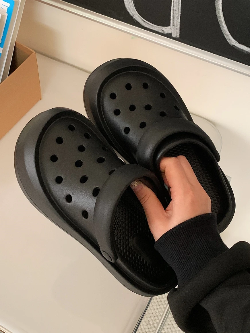 Casual Thick Bottom Sandals Women's Fashionable Korean Style Summer Outdoor Wear Hole Hole Shoes Comfortable Flat Bottom EVA