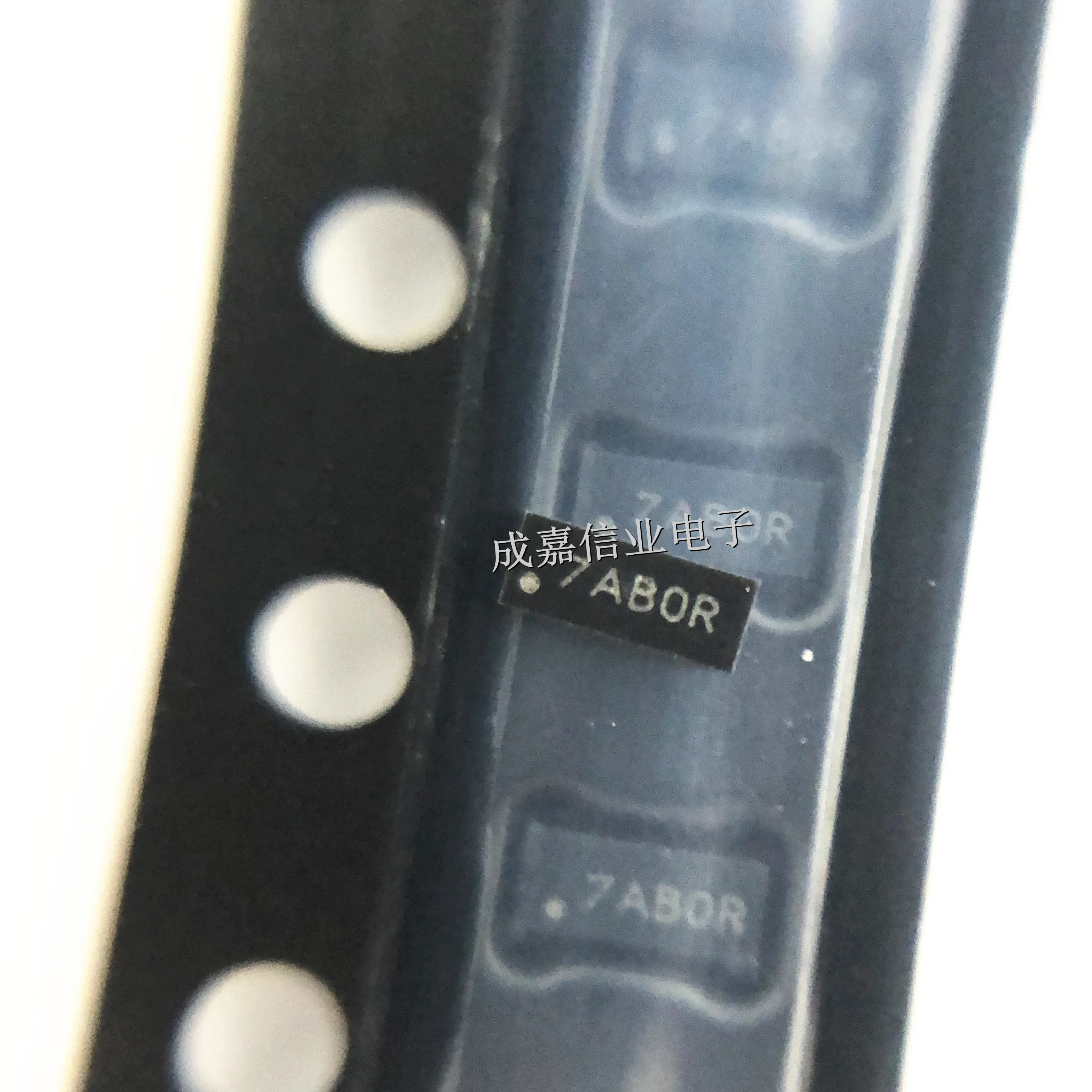 

10 шт./лот TPD4S010DQAR USON-10 MARKING; BOR Диоды защиты от электростатического разряда / TVS-диоды, 4-канальное решение ESD для интерфейсов Hi-Sp Diff