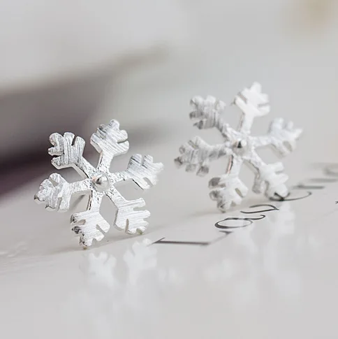 925 Sterling Silver Cute snowflake Stud Earrings Children Girl Simple Romantic Piercing Jewelry Accessories