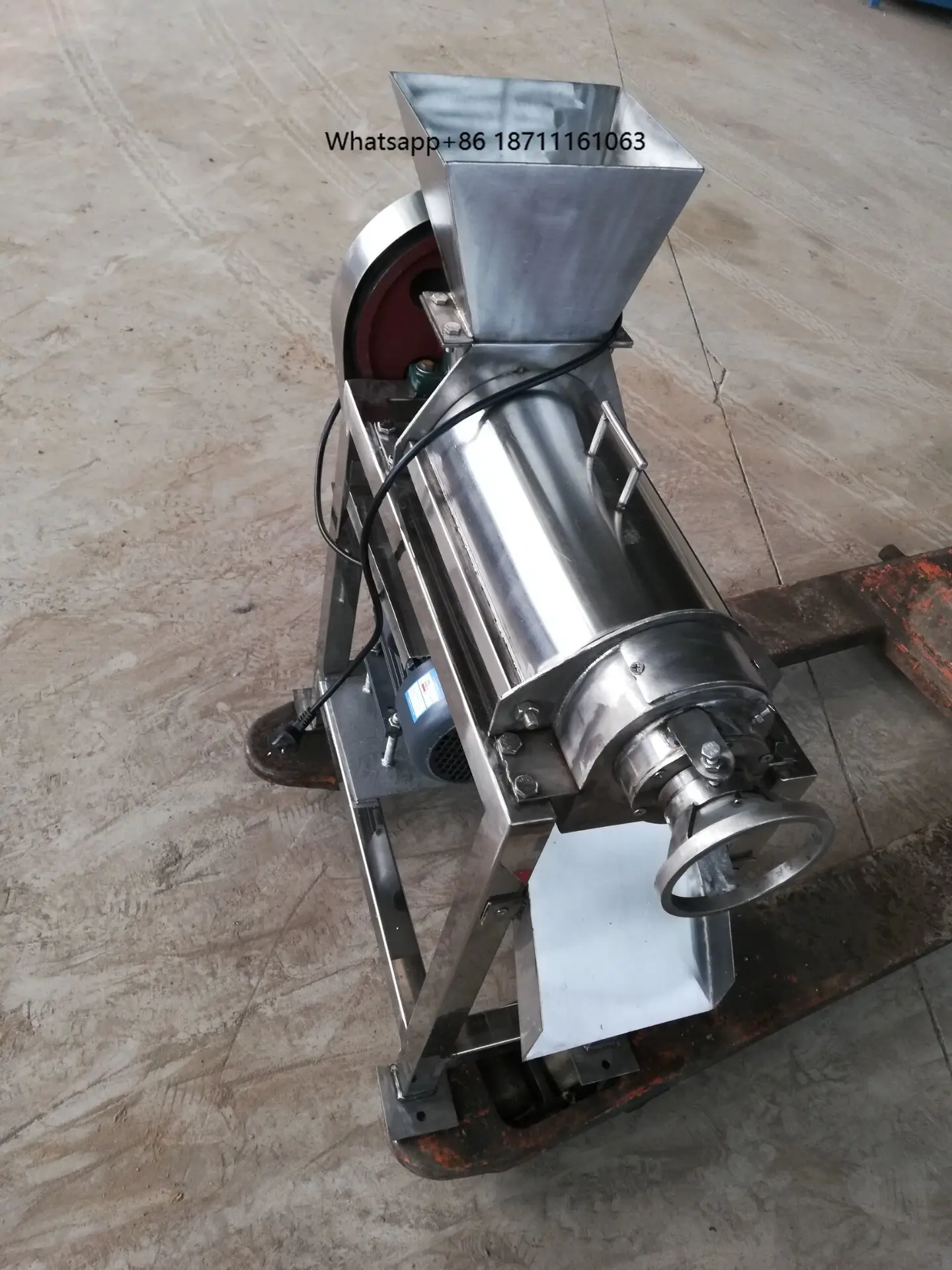 0.5T Per Hour Screw Juice Extractor / Industrial Cold Press Juicer for Fruit and Vegetable