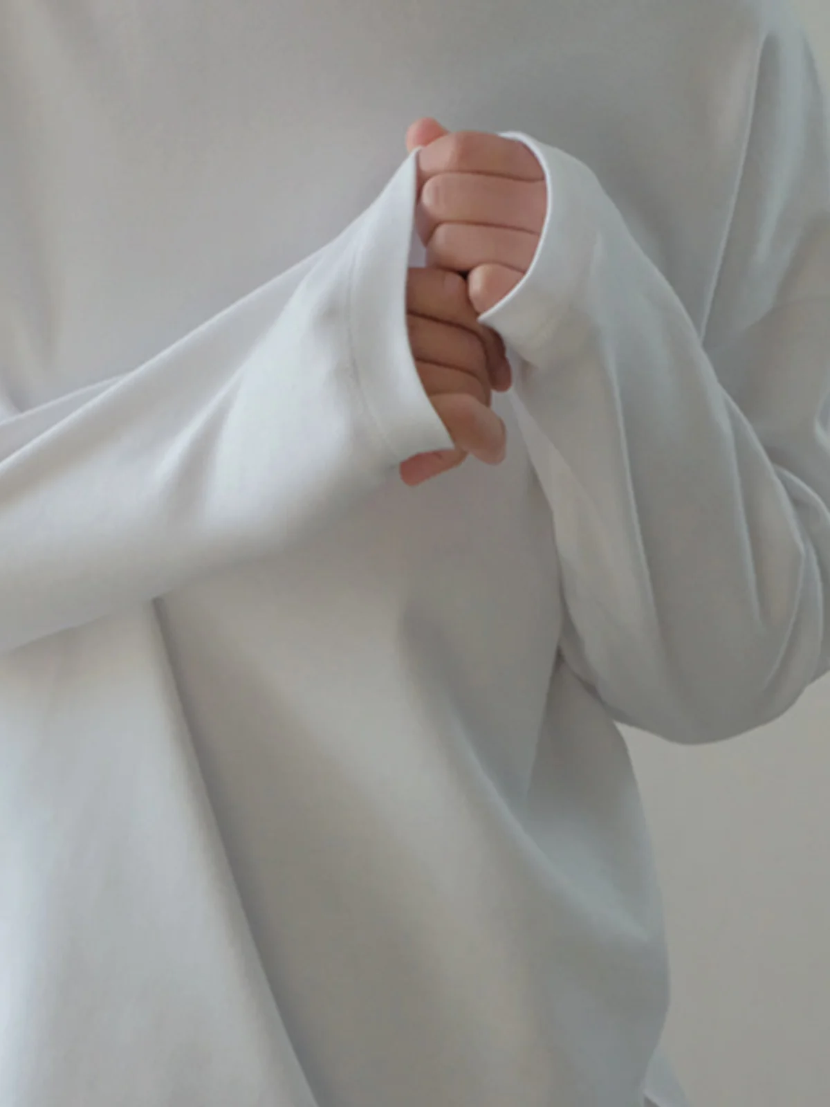 

Универсальная белая длинная футболка из хлопкового вельвета для женщин, с круглым вырезом, свободного кроя, для многослойных образов, базовая модель, весенняя новинка