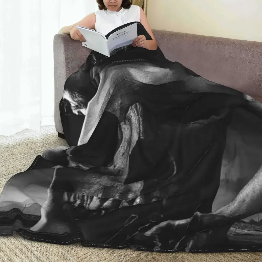 

Men's Back Flannel Blanket Skull Gun Spooky Soft Durable Bedding Throws for Outdoor Travel Novelty Bedspread Sofa Bed Cover