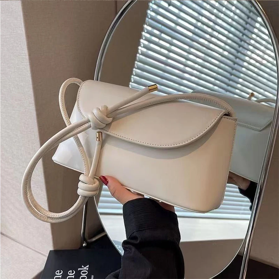 Damenmode Einfache Französische Einschultrige Umhängetasche Einfarbige Modische Unterarm-PU-Leder Kleine Quadratische Tasche – Detail 6