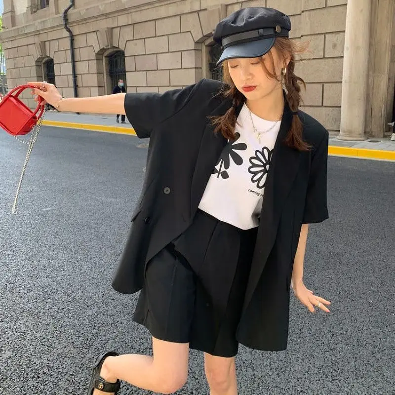 

2024 Summer New Korean Fashion Loose Short Sleeved Blazers Jacket Matching Set Women's Casual Thin Suit Shorts Two Piece Suit