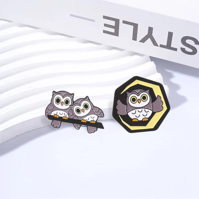 Cute Q-version Owl On Branch Enamel Pin Cartoon Big Eyes Owl Alloy Brooch Backpack Lapel Badge Animal Jewelry Gifts for Friends