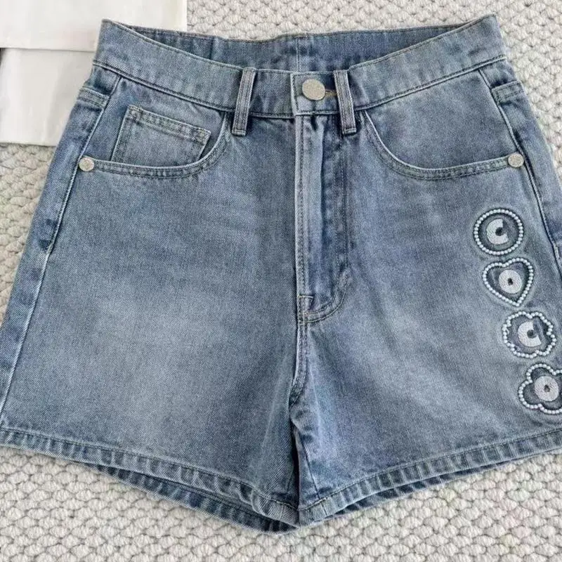 

2025 New Fashion Women's Light Blue Denim Shorts, High Waist Straight Leg Jean Short with Embroidery Design, Trendy Cute Shorts
