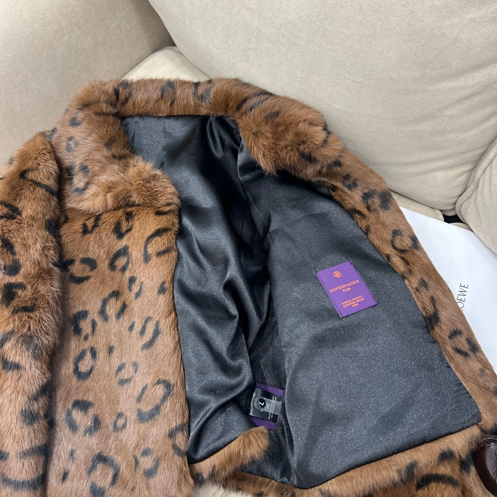 Luxuriöser Echtkaninchenfellmantel für Damen, Braun mit Leopardenmuster, Winter-Warmjacke aus Naturfell, Modischer Outdoor-Kurzmantel, Dick und Flauschig – Detail 9