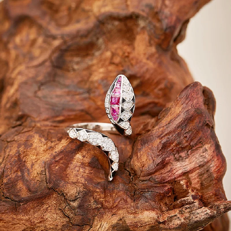 أوروبا أمريكا أزياء نمط خاتم المرأة سيدة البطانة الملونة مكعب الزركون مطلي الذهب الأسود المينا الثعبان Snakelike خواتم