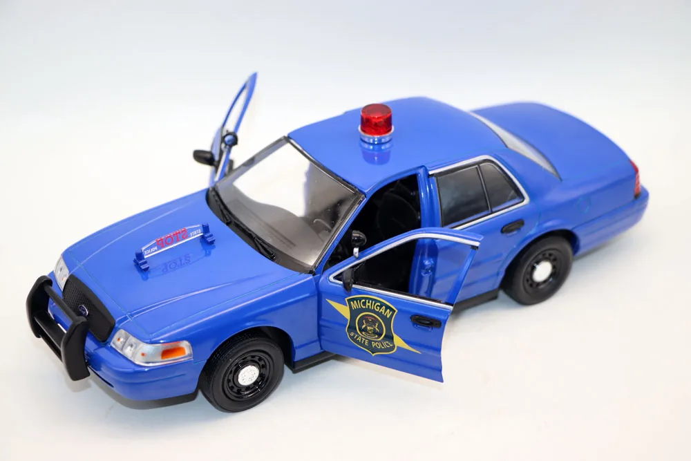 nuevo-modelo-de-coche-de-policia-crown-victoria-2008-a-escala-1-24-de-aleacion-fundida-a-presion-para-coleccionistas-ideal-como-regalo