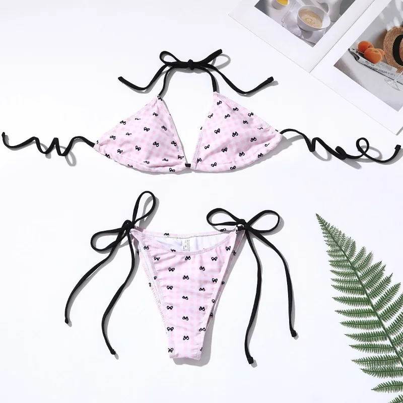 Sommer 2025, neue Sexy Einfarbig Bikini Set Frauen Mode Krawatte Seite Bademode Zwei Stück Outfit Strand Stil Hot Girl Badeanzug