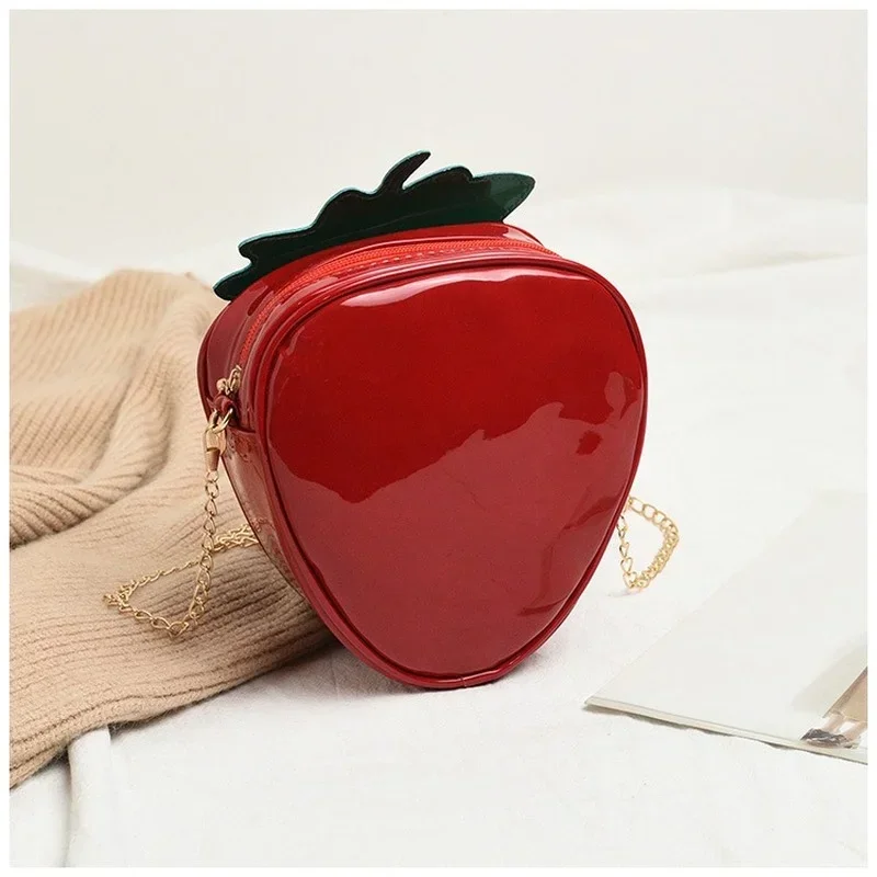 Borsa a tracolla da donna borsa a tracolla a forma di fragola borsa a tracolla a catena in pelle Pu di nuova moda ragazze borse e borsetta di frutta