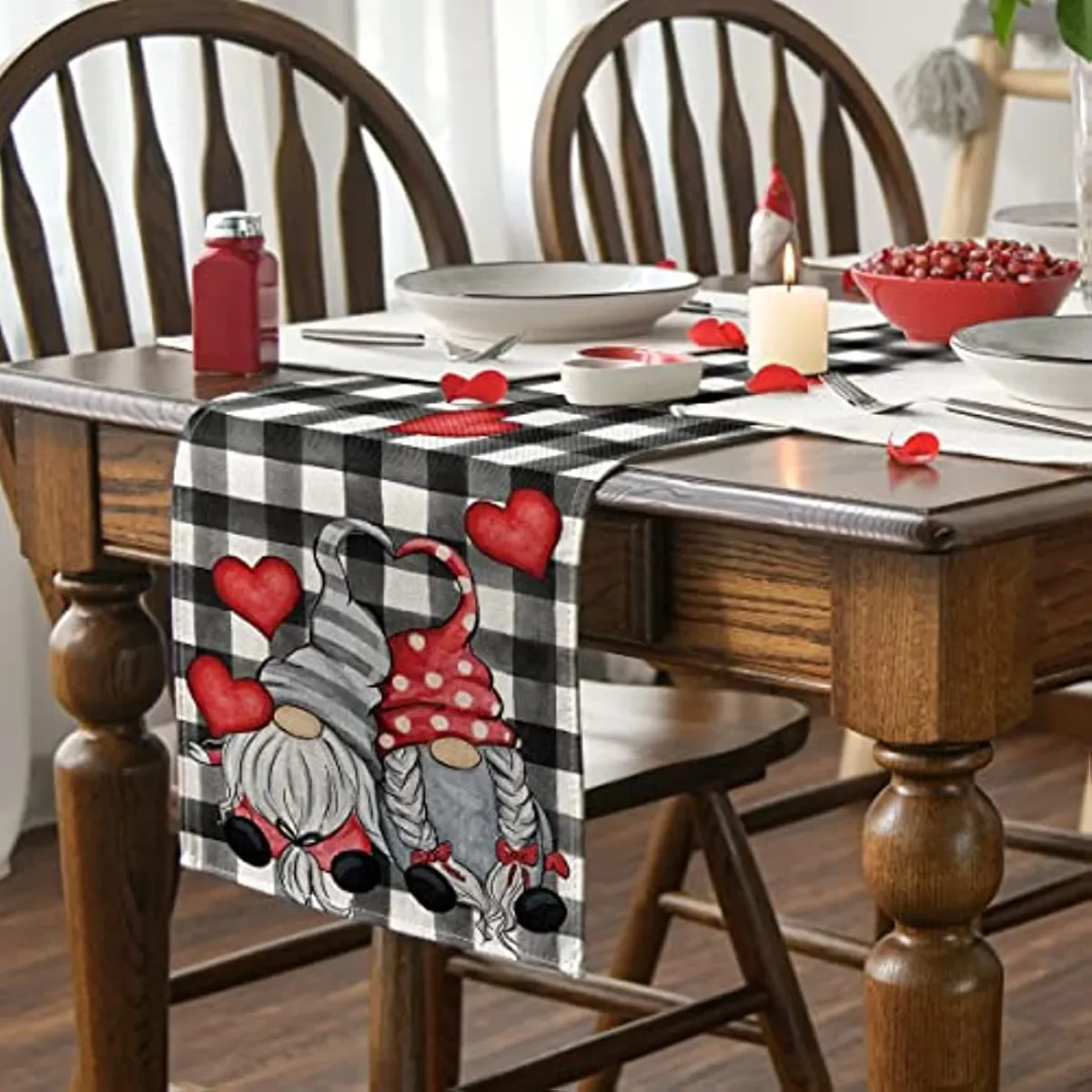 Valentine\'s Day Linen Table Runner Wedding Decoration Buffalo Plaid Hearts Gnomes Table Runner for Dining Holiday Party Decor