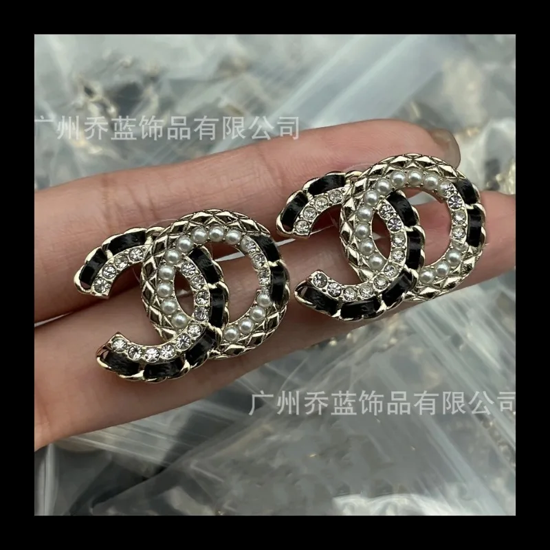 

Высокая версия, пара двойных C, полный бриллиант, жемчуг, кожаные серьги-гвоздики из веревки, женские модные серьги в стиле ретро, женские волосы
