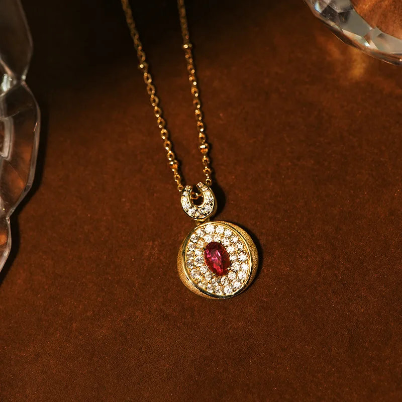 Cultivated red corundum gemstone pendant necklace French retro palace style brushed love silver gold-plated necklace