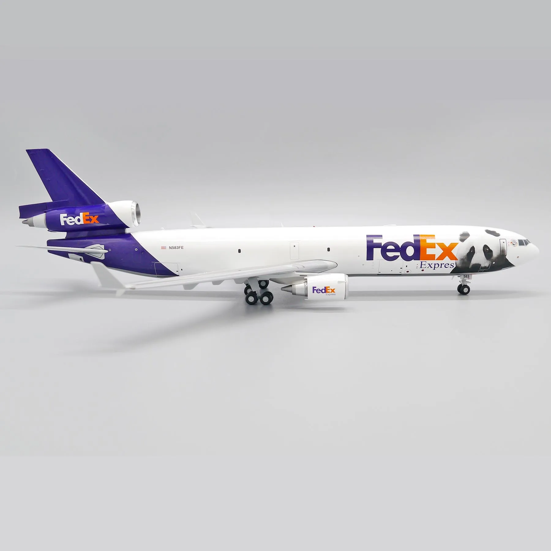 

Die cast 1:200 ratio N583FE civil aviation aircraft Panda FedEx MD-11F alloy aircraft simulation model collection for men's gift