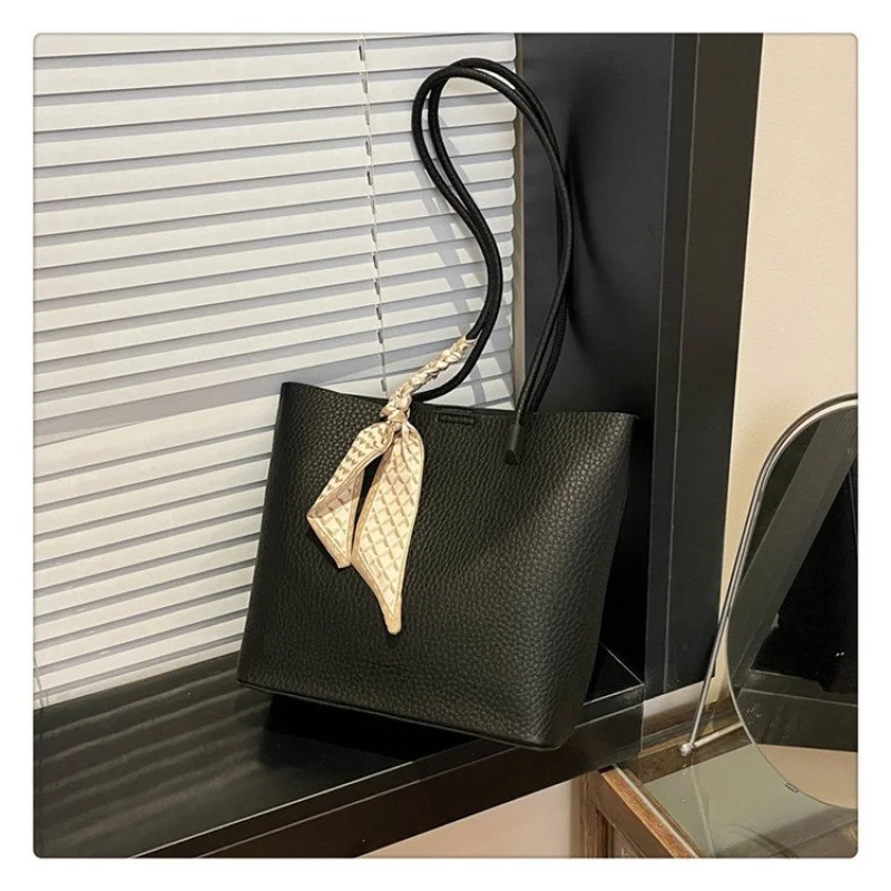 

Stylish High-End Minimalist Vintage Leather Clutch Mini Bag Casual Simple For Fashionable Women Everyday Luxury