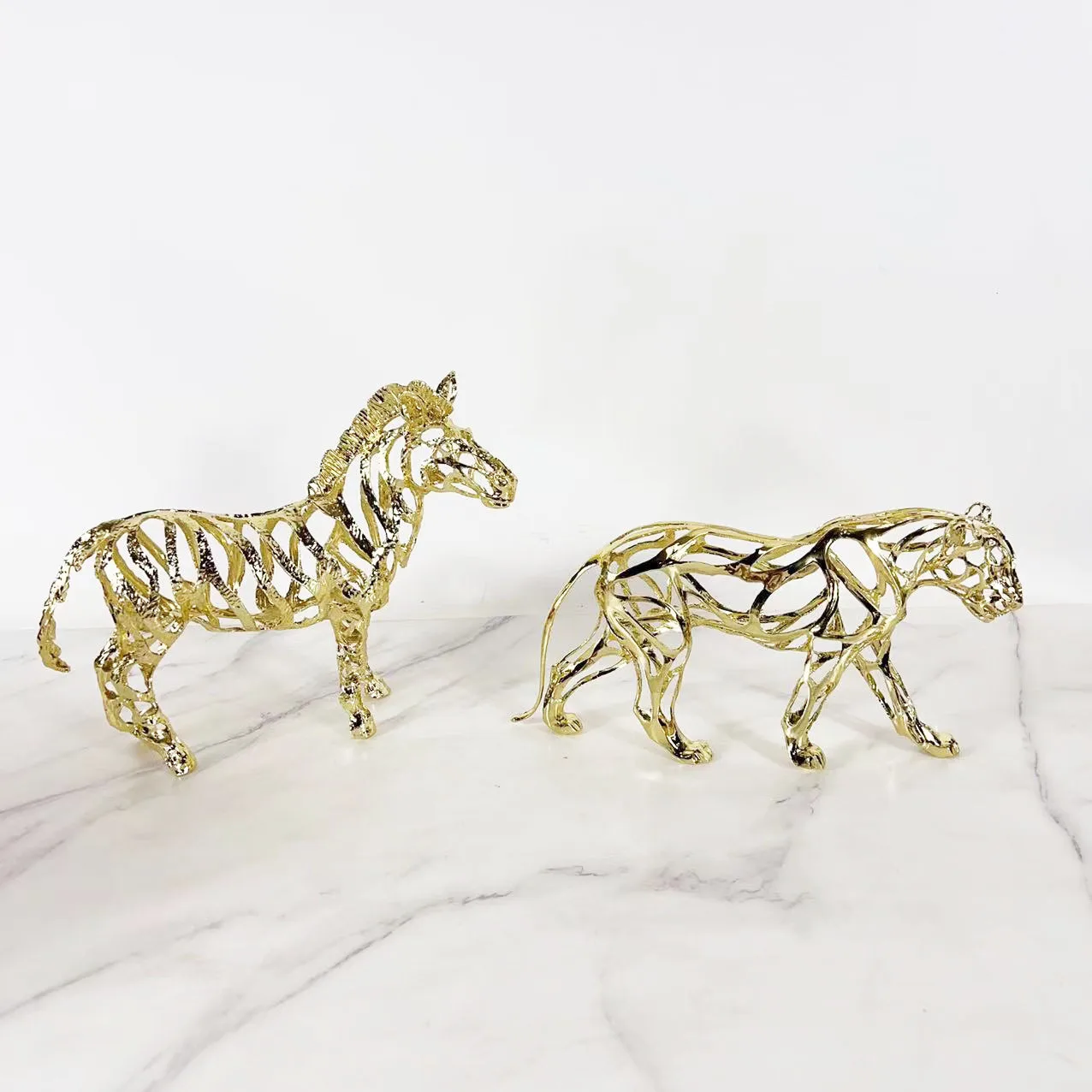 European creative geometric cutout animal lion elephant steed sculpture metal decoration living room porch home accessories