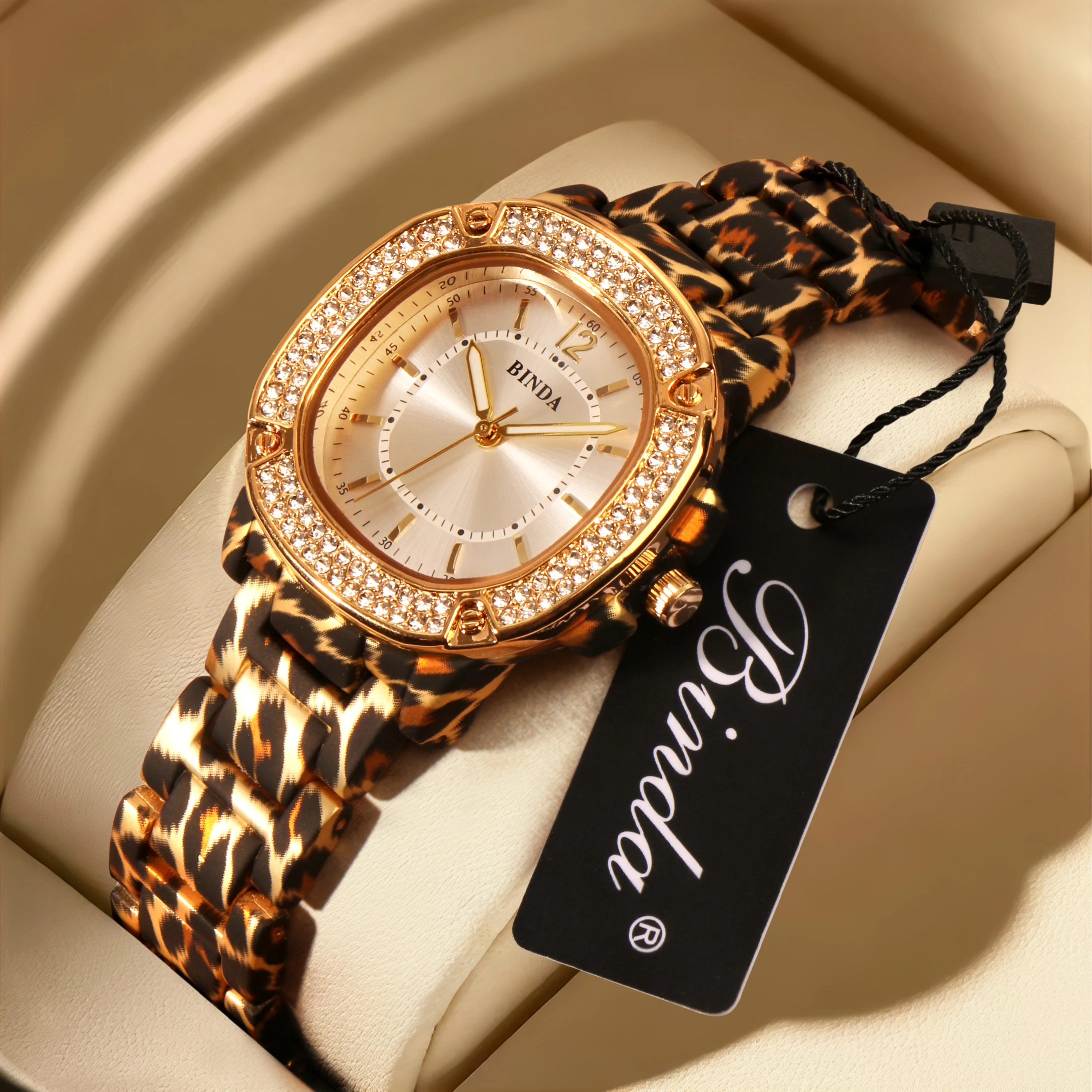 นาฬิกาควอทซ์ลายเสือดาวสำหรับผู้หญิงบินดา ลักชัวรี,ตัวเรือนขนาด 36 มม., หน้าปัดโรมัน, กรอบคริสตัล, นาฬิกาข้อมือแฟชั่นสำหรับสุภาพสตรีพร้อมกล่องของขวัญ