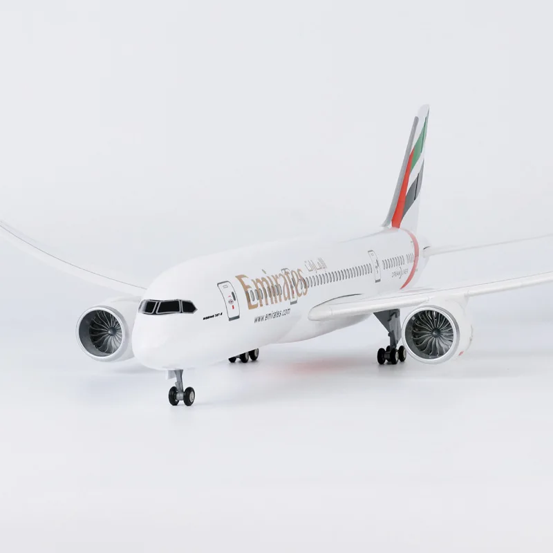 43 سنتيمتر 787 الإمارات العربية المتحدة طيران الإمارات نموذج طائرة b787 طائرة مصغرة ث الضوء والعجلة الهبوط الراتنج دييكاست الطائرات