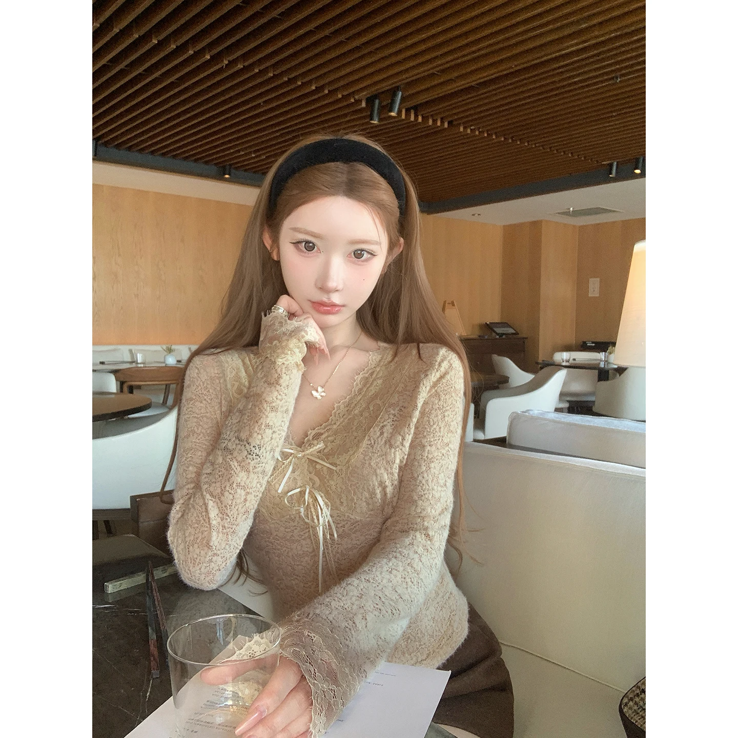 

Женская кружевная базовая блузка Chen Dayu с длинным рукавом, V-образным вырезом, утягивающая, для ношения под одеждой, во французском стиле, с эффектом утяжки талии, стандартный крой