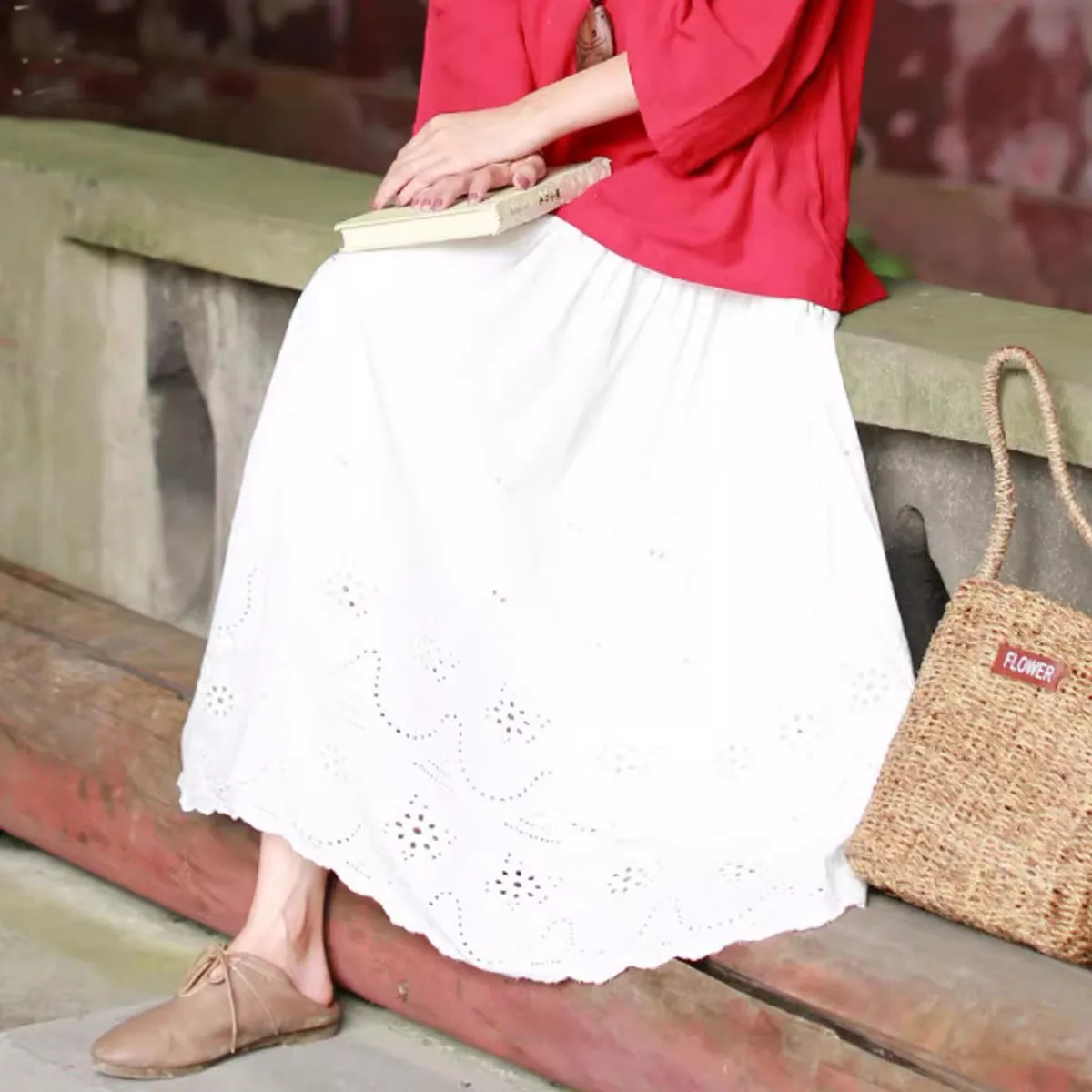 الأدبية الصيف القطن تنورة عالية الخصر المرأة مرونة الخصر فارغة Cutwork الدانتيل في طويل الأبيض الجنية الصغيرة الطازجة نصف تنورة #1