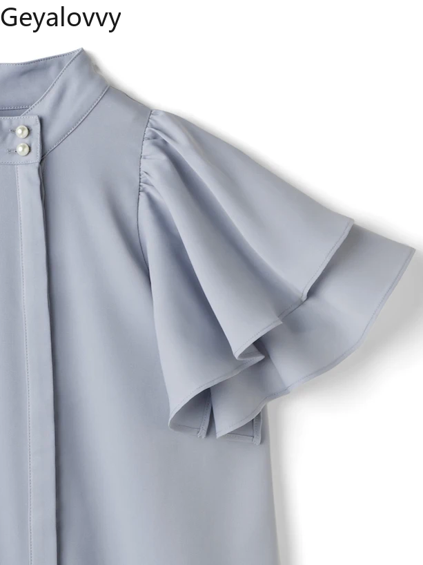 اليابانية 2025 صيف جديد الحلو بلون قميص الوقوف طوق قصيرة الأكمام بلوزة كشكش حافة زر اللؤلؤ قمة باردة