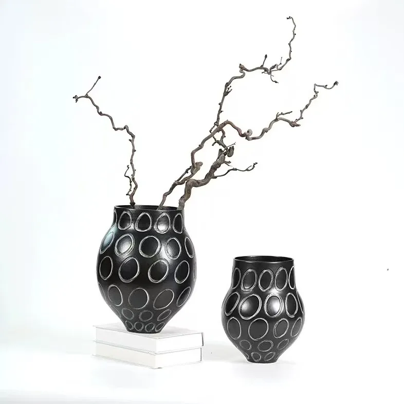 

French medieval ceramic black vase B & B hotel home dining table flower circle flower arrangement