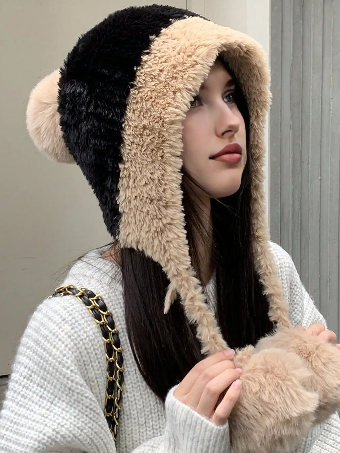 1pc Women's Autumn/Winter Knit Hat, Thermal Lined Warm Ear Protection Fur Ball Beanie Cap, Suitable For Daily Wear,Beach,Travel