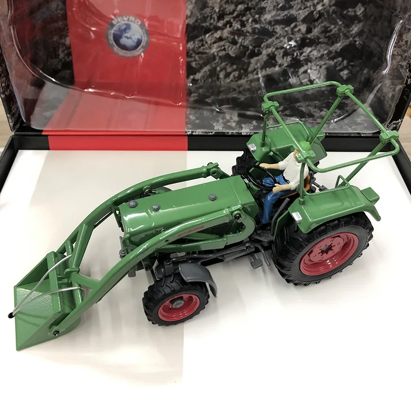 

1:32 Scale Fendt Farmer 3S Tractor Construction Transporter Alloy Farm Vehicle Limited Edition Collectible Model Souvenir 6232