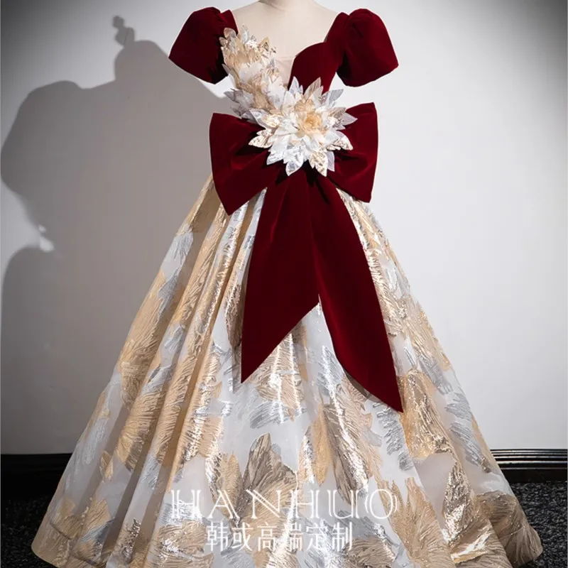 Robe d'hôte de banquet de luxe léger, sens de toast rouge, nouveau