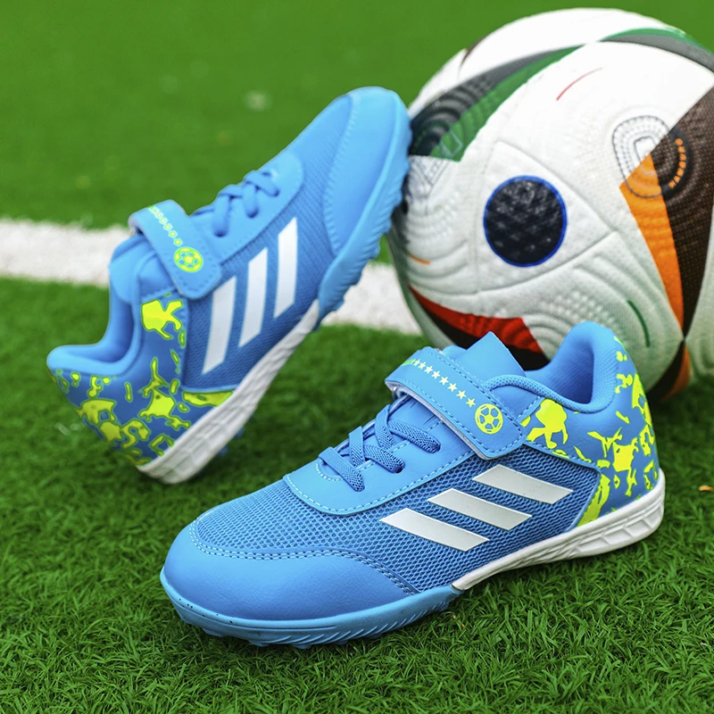 

2025 Football Shoes New Men Football Boots Match Unisex Soccer Shoes Sport Outdoor Adult Cleats Ultralight Non-Slip Comfortable