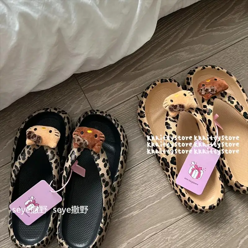 

2024 Hello Kitty Flip Flop Kawaii Sanrio Cute Anime Y2K Spicy Girls Summer Fashion Leopard Print Soft and Non Slip Slippers