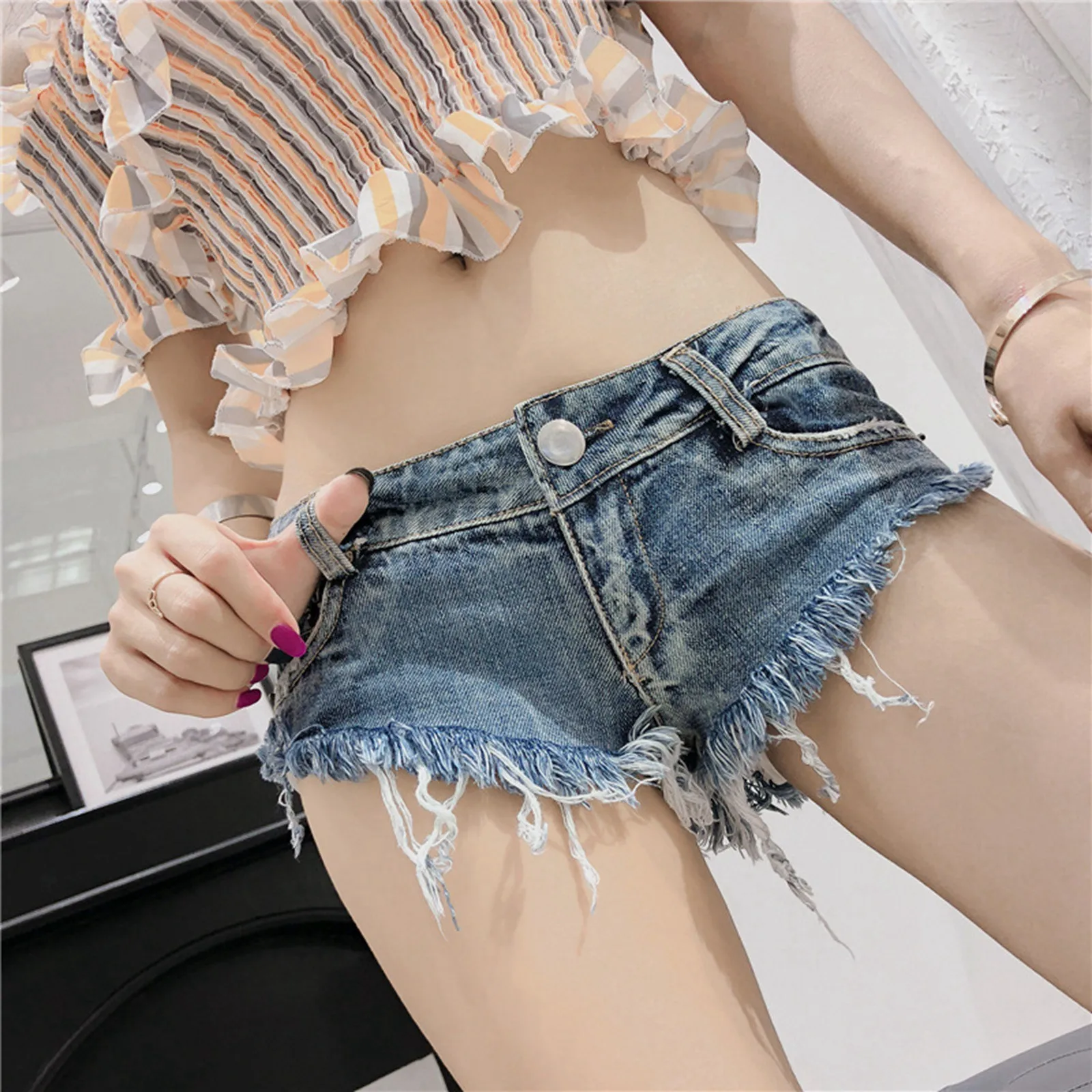 Summer Fashion White Mini Denim Shorts Women New Sexy Ultra Low Waisted Denim Shorts Nightclub Hot Pants Woolen Edge Shorts