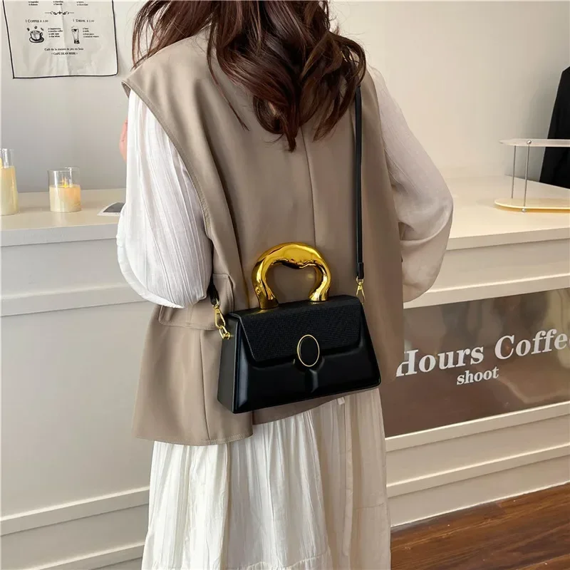 

Modern Minimalist Messenger Bag - Luxury Leather Crossbody Purse For Women With Vintage Details And Trendy Letter Logo Design