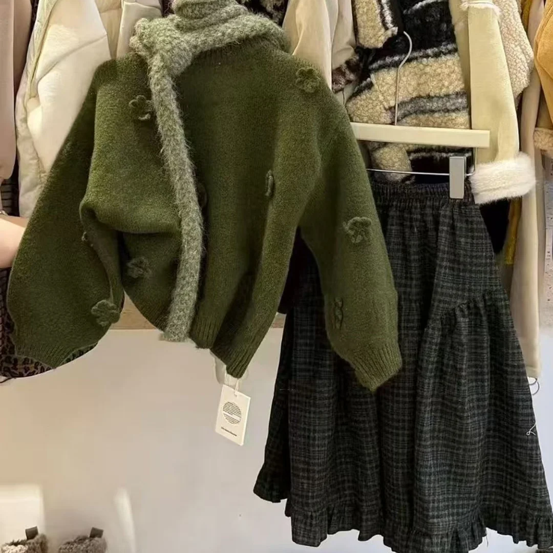 Korean Version Of Girls' 2026 Autumn And Winter New Green Three-dimensional Flower Thick Sweater Girls' Retro Plaid Skirt